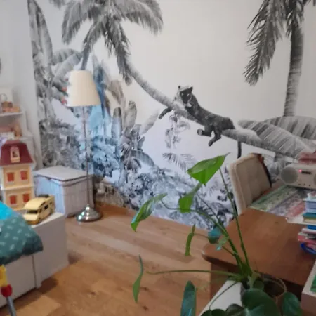 Jolie Maison Avec Piscine En Centre Village Holiday home