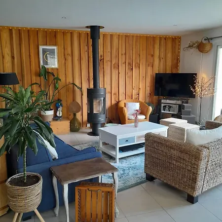 Feriehus Jolie Maison Avec Piscine En Centre Village *