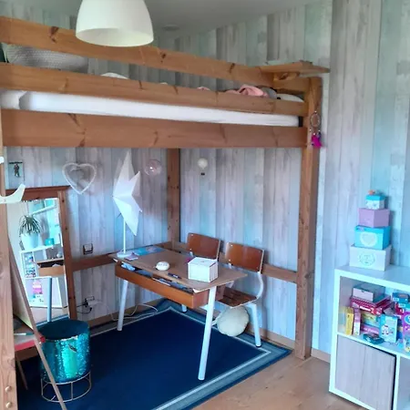 Jolie Maison Avec Piscine En Centre Village Holiday home Salles (Gironde)